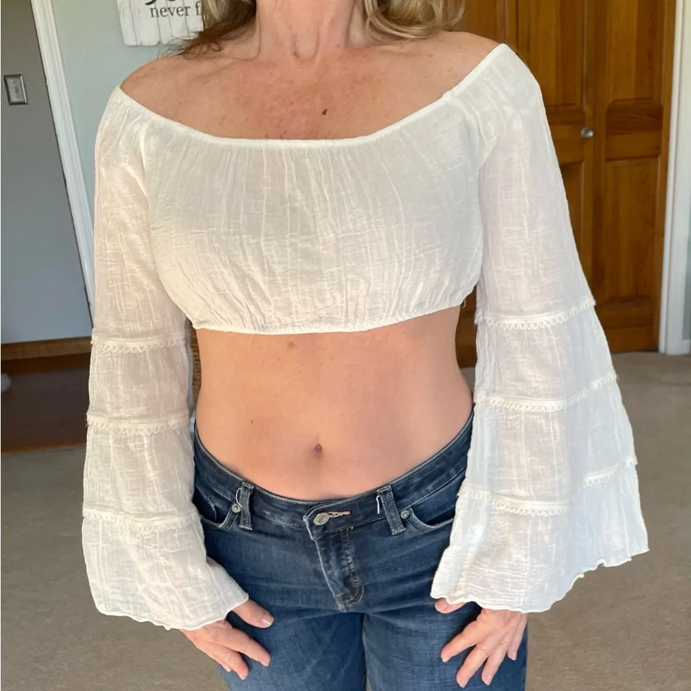 Candie’s 90’s Boho Wide Sleeve Crop Top - Picture 2 of 7
